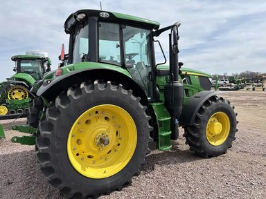 2025 John Deere 6155M Tracteur — photo 2