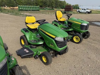 2026 John Deere X330 Tracteur à pelouse — photo 2
