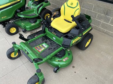 2026 John Deere X330 Tracteur à pelouse — photo 2
