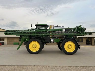 2025 John Deere 616R Arroseur - Automoteur — photo 2