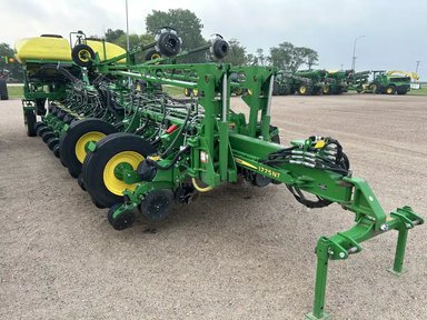 2021 John Deere 1775NT Planteur — photo 2
