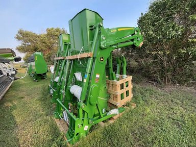 2026 John Deere 640R chargeur frontal — photo 2
