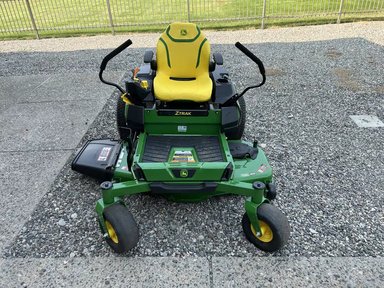 2026 John Deere Z330R Tondeuse à rayon de braquage zéro — photo 2