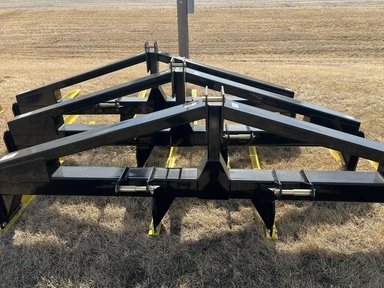 MDS Manufacturing 3-Point Two Bale Carrier Pic à Balle — photo 2