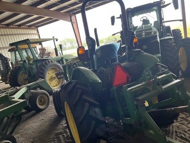 2025 John Deere 5050E Tracteur — photo 2