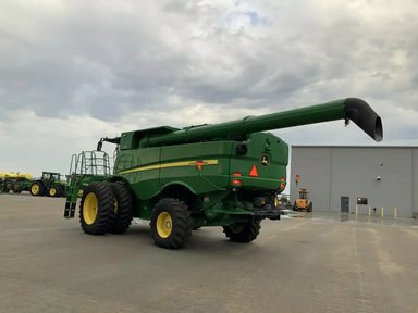 2022 John Deere S770 Batteuse — photo 2