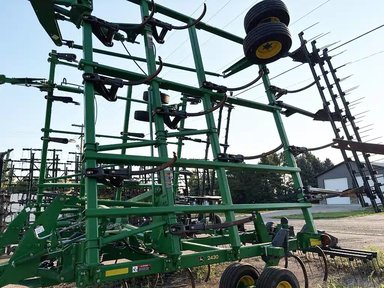 2020 John Deere 2430 Cultivateur Sous-soleur — photo 2