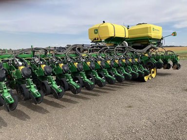 2022 John Deere DB66 Planteur — photo 2