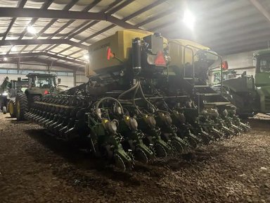 2025 John Deere DB60 Planteur — photo 2