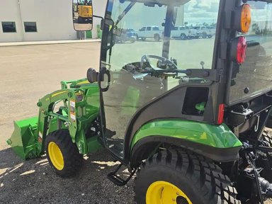 2024 John Deere 2025R Tracteur — photo 2