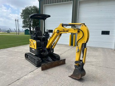 2021 New Holland E17C Excavatrice — photo 2
