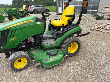 2021 John Deere 1025R Tracteur — photo 2