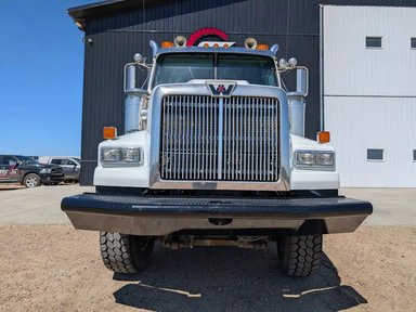 2007 Western Star 4900 Truck Cab & Chassis — photo 2