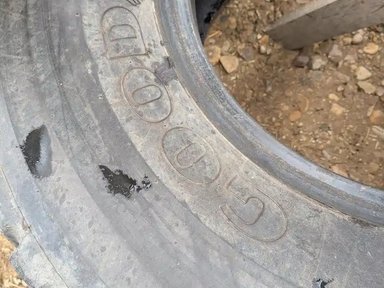 2010 Goodyear 17.5R25 Pneus — photo 2