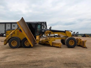 2018 Caterpillar 14M3 Niveleuse (Gratte panier) — photo 2