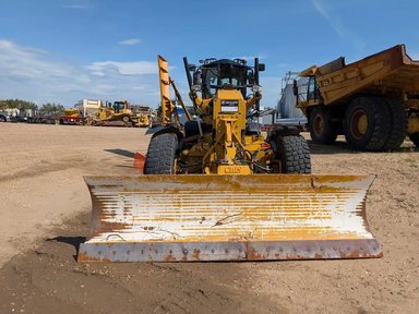 2018 Caterpillar 160M Niveleuse (Gratte panier) — photo 2