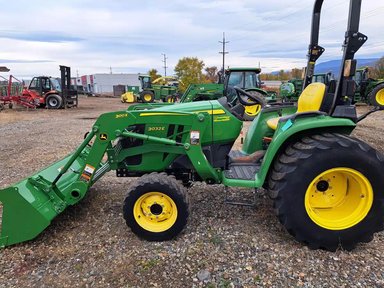 2022 John Deere 3032E Tracteur — photo 2