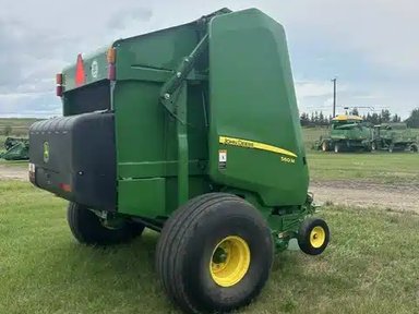 2023 John Deere 560M Presse à Balle Ronde — photo 2
