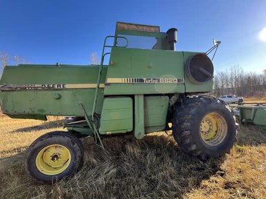 1981 John Deere 8820 Batteuse — photo 2
