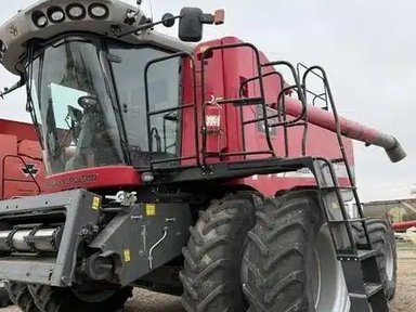 2010 Massey Ferguson 9895 Batteuse — photo 2