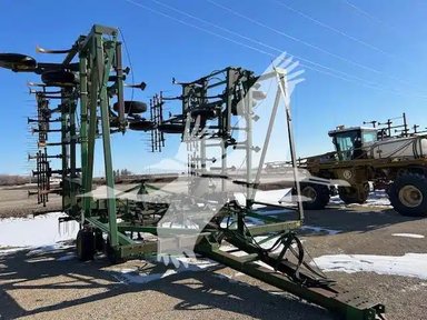 John Deere 1650 Cultivateur Sous-soleur — photo 2