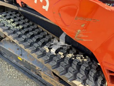 2025 Kubota SVL75-3 chargeuse à direction à glissement — photo 2