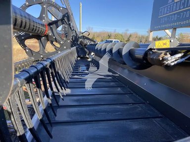 2018 MacDon FD145 — photo 2