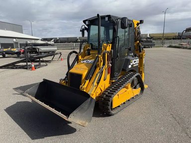 2022 JCB 1CXT chargeuse à direction à glissement — photo 2
