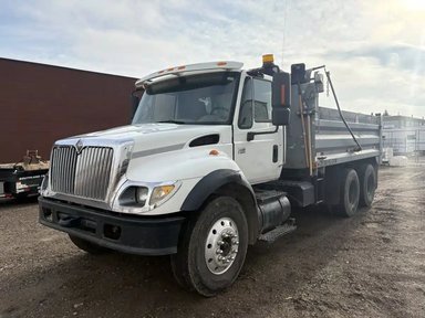 2007 International 7400 Camion à benne — photo 2