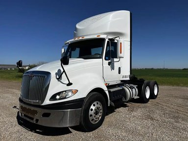2017 International ProStar Camion dix roues — photo 2