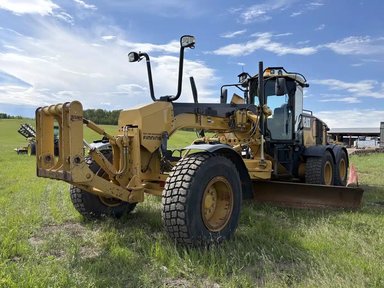 2012 Caterpillar 160M Niveleuse (Gratte panier) — photo 2