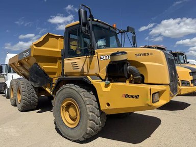 2014 John Deere 300D chargeur frontal — photo 2