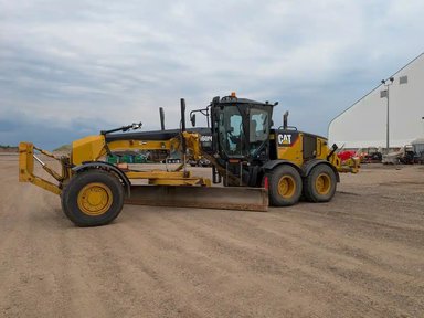 2016 Caterpillar 160M Niveleuse (Gratte panier) — photo 2