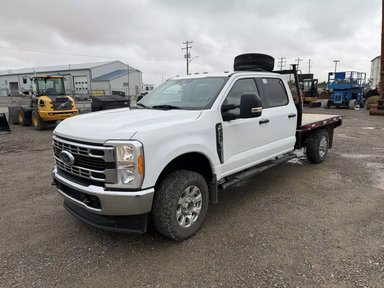 2023 Ford F350 Camion - De Service — photo 2