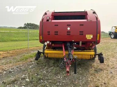 2016 New Holland ROLL-BELT 560 Presse à Balle Ronde — photo 2
