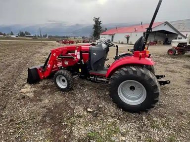 2025 Mahindra 1640 HST Tracteur — photo 2