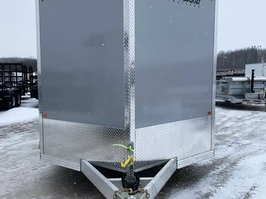 2026 Canadian Mennonite Built Aluminum Enclosed Carhauler Trailer Remorque - Porte-voiture — photo 2