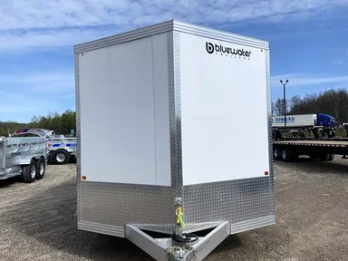 2026 Canadian Mennonite Built Aluminum Enclosed Carhauler Trailer Remorque - Porte-voiture — photo 2