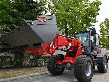 UHI Machinery UWL825HT Chargeur sur roues — photo 2
