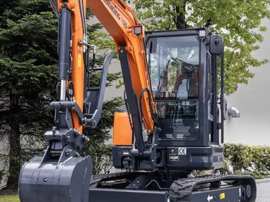 UHI Machinery CDM6035 Excavatrice — photo 2
