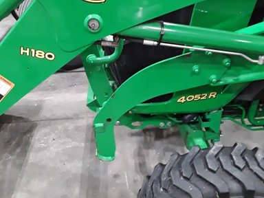 2015 John Deere 4052R Tracteur — photo 2