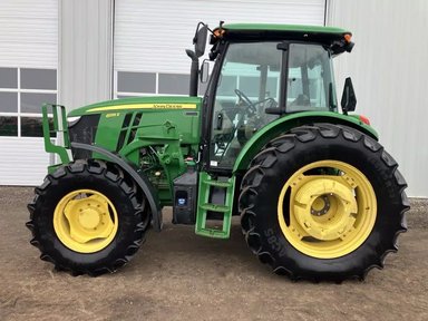 2019 John Deere 6135E Tracteur — photo 2