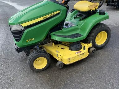 2017 John Deere X390 Tracteur à pelouse — photo 2
