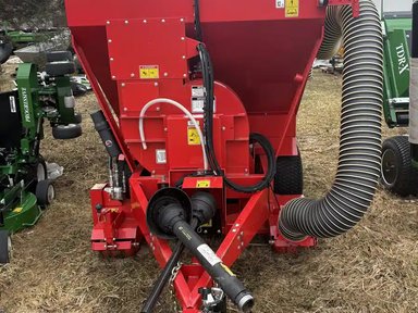 2024 AgriMetal TUFF VAC 4000 PTO Balayeur — photo 2