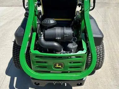 2023 John Deere Z930M Tondeuse à rayon de braquage zéro — photo 2