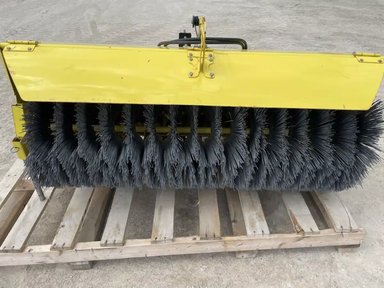 2008 John Deere 60 IN Broom Accessoires — photo 2