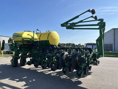 2017 John Deere 1775NT Planteur — photo 2