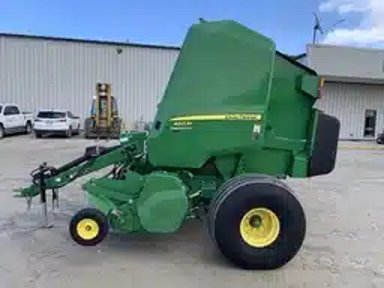 2018 John Deere 450M Presse à Balle Ronde — photo 2