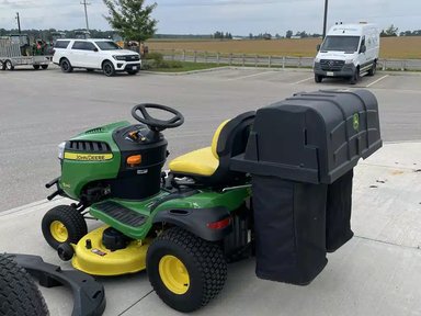 2018 John Deere S240 Tracteur à pelouse — photo 2