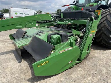 2021 John Deere C400 Faucheuse-conditionneuse à disques — photo 2